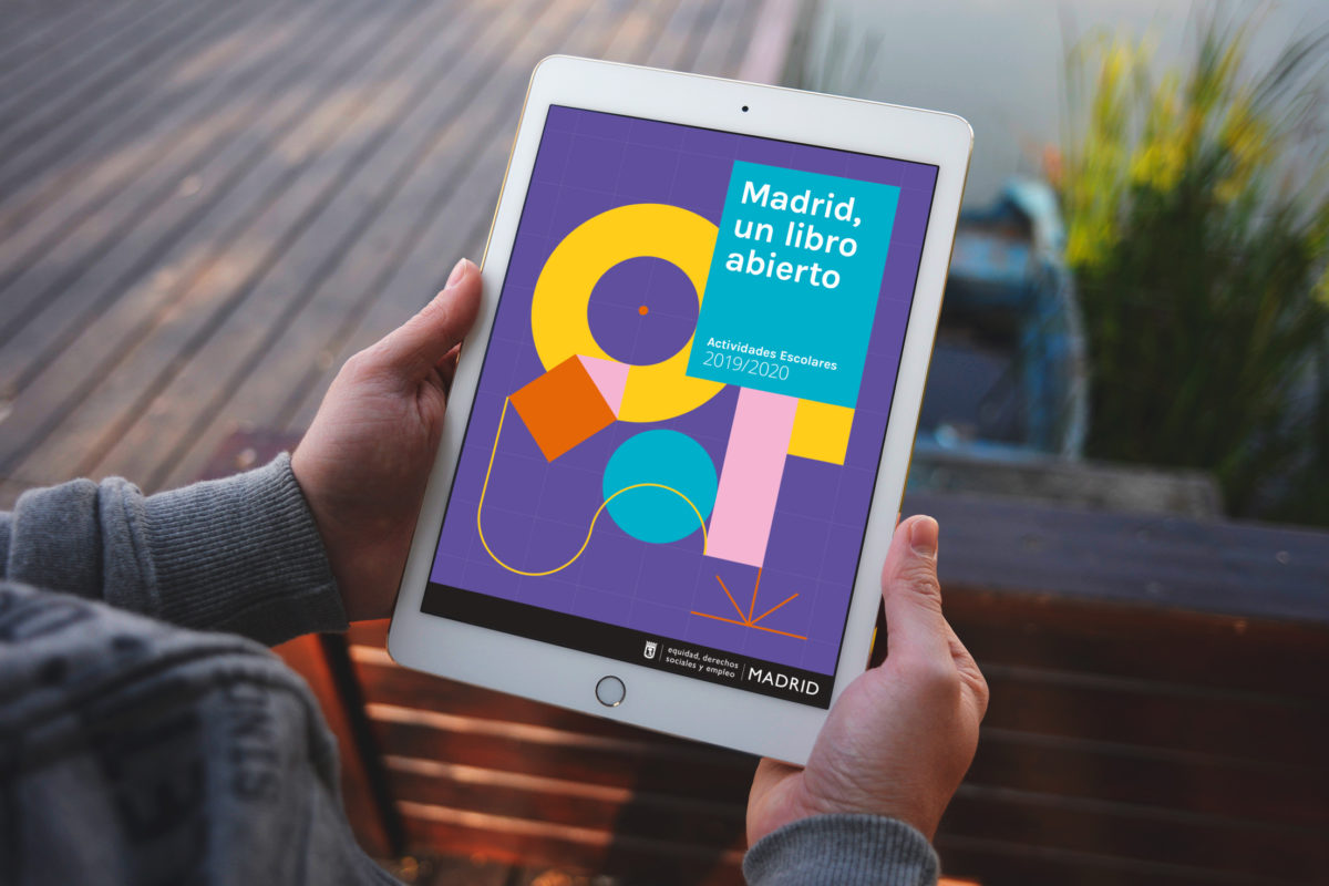 Diseño de portada para la guía de Madrid, un libro abierto